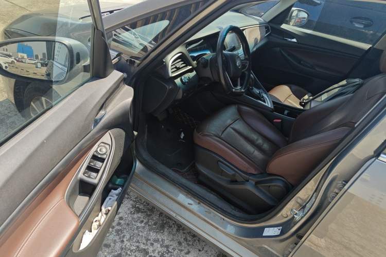 Used Buick GL6 2018 18T 6-Seater Prestige Model Driver Seat