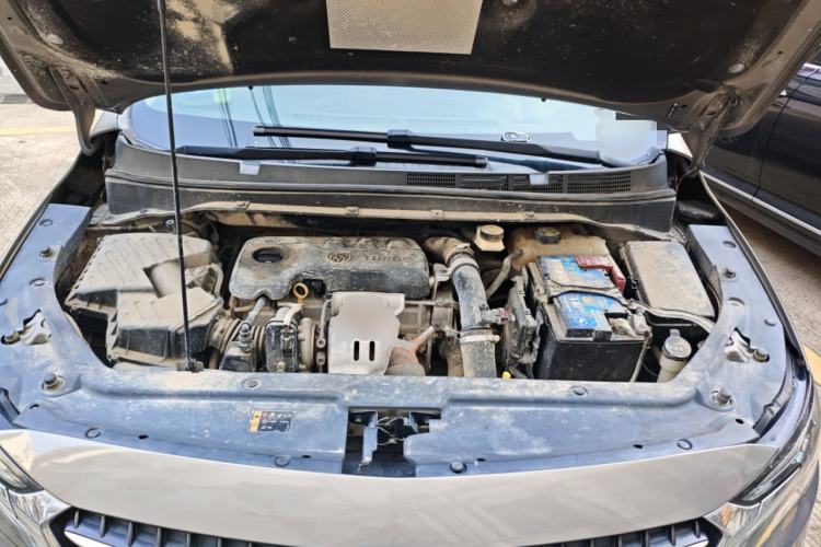 Used Buick GL6 2018 18T 6-Seater Prestige Model Engine Bay