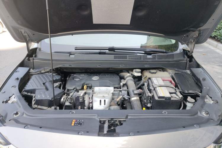 Used Buick GL6 2018 18T 6-Seater Luxury Model Engine Bay
