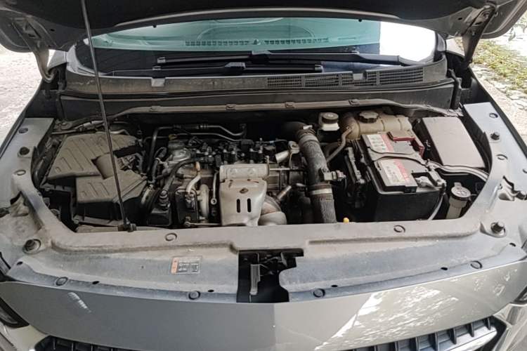 Used Buick GL6 2018 18T 6-Seater Luxury Model Engine Bay