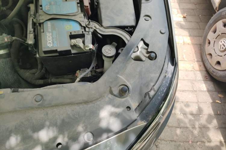 Used Buick GL6 2018 18T 6-Seater Luxury Model Engine Bay Left