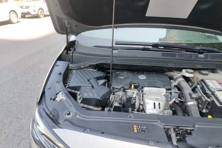 Used Buick GL6 2018 18T 6-Seater Luxury Model Engine Bay Right