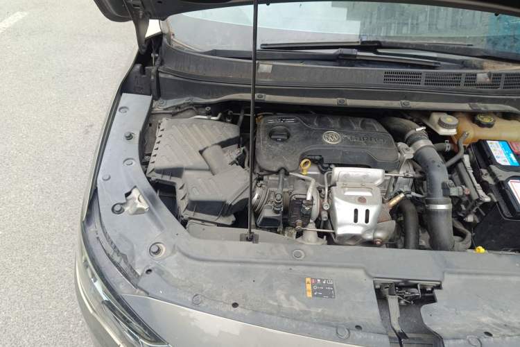 Used Buick GL6 2018 18T 6-Seater Prestige Model Engine Bay Right