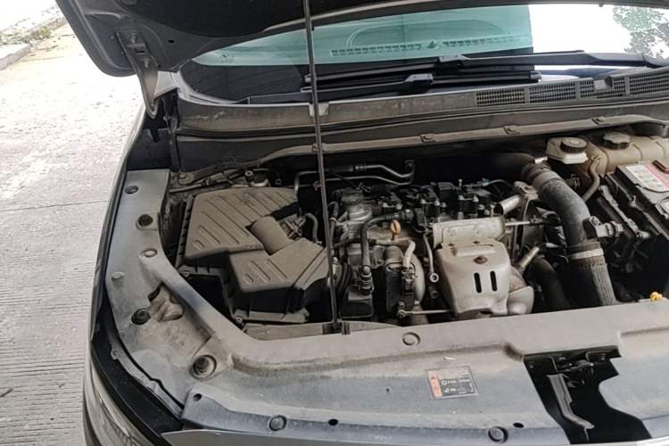 Used Buick GL6 2018 18T 6-Seater Luxury Model Engine Bay Right