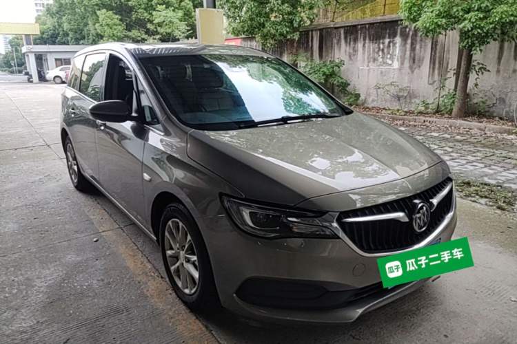 Used Buick GL6 2018 18T 6-Seater Luxury Model Front Right 45 Deg