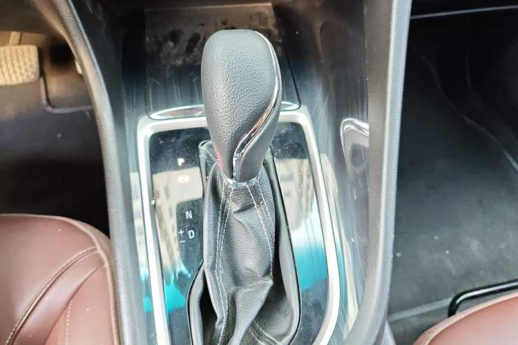 Used Buick GL6 2018 18T 6-Seater Prestige Model Gear Lever