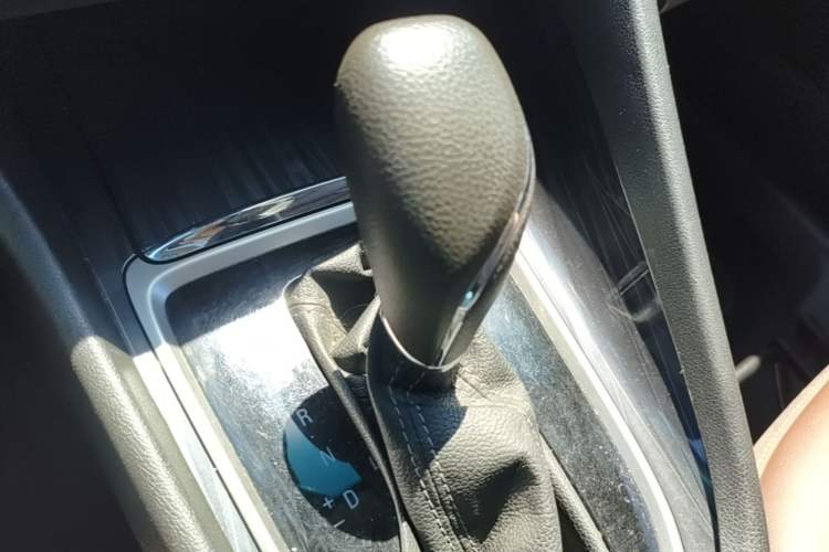 Used Buick GL6 2018 18T 6-Seater Prestige Model Gear Lever