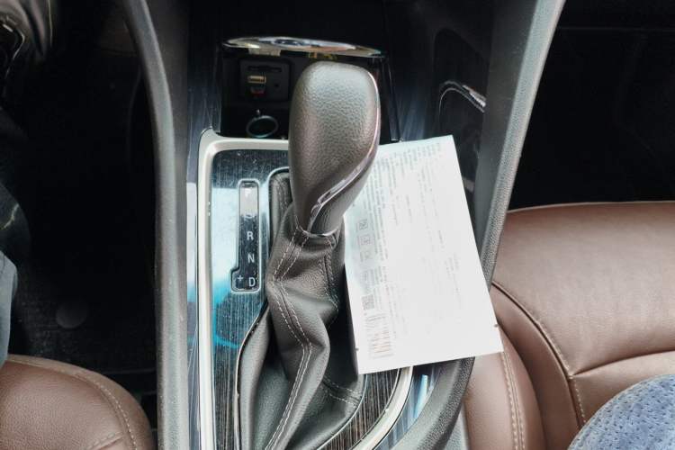 Used Buick GL6 2018 18T 6-Seater Prestige Model Gear Lever