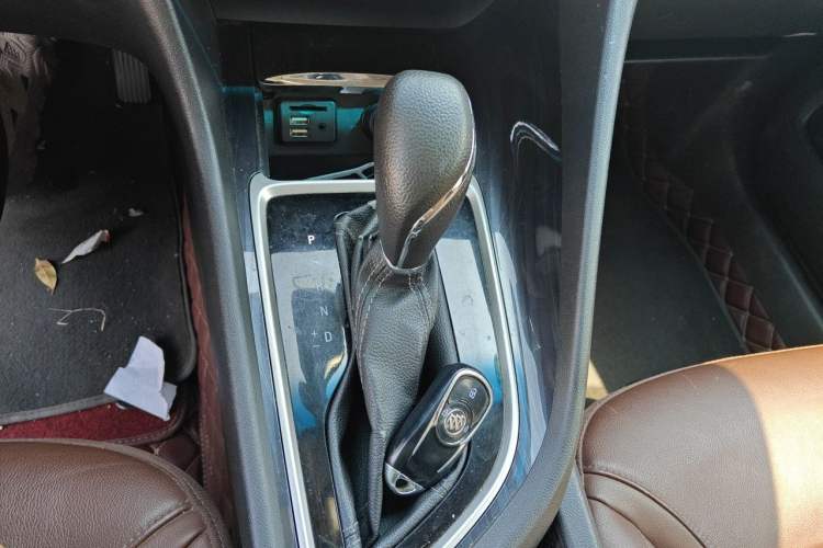 Used Buick GL6 2018 18T 6-Seater Prestige Model Gear Lever