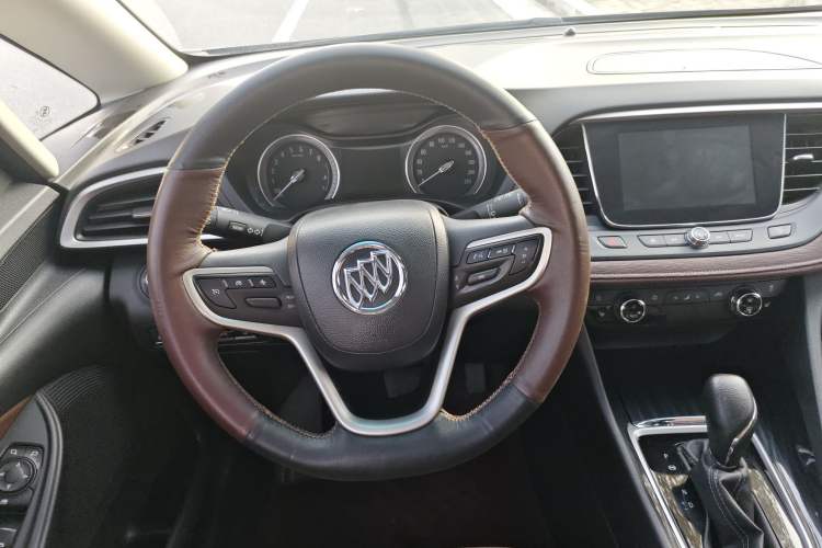 Used Buick GL6 2018 18T 6-Seater Prestige Model Interior 4