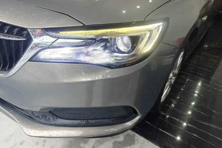 Used Buick GL6 2018 18T 6-Seater Luxury Model Left Front Headlight