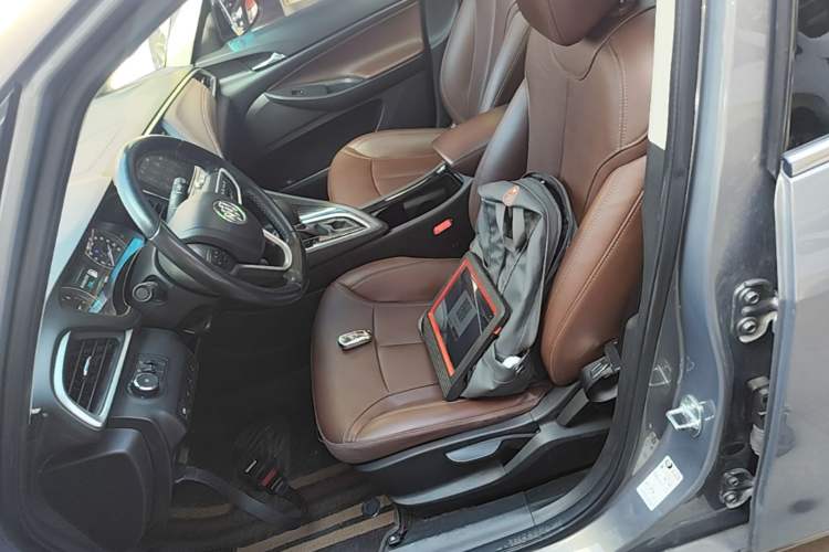 Used Buick GL6 2018 18T 6-Seater Prestige Model Left Front Seat