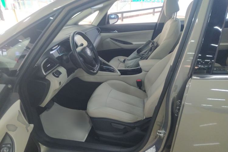 Used Buick GL6 2018 18T 6-Seater Elite Model Left Front Seat