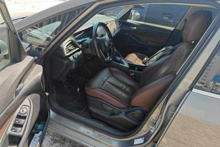 Used Buick GL6 2018 18T 6-Seater Prestige Model Left Front Seat