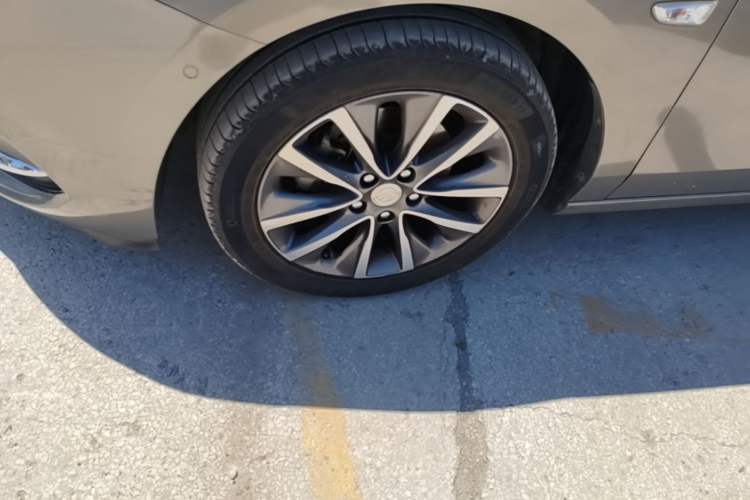 Used Buick GL6 2018 18T 6-Seater Prestige Model Left Front Wheel Hub