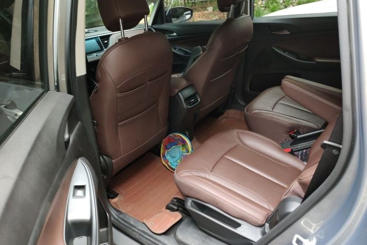 Used Buick GL6 2018 18T 6-Seater Luxury Model Left Rear Seat