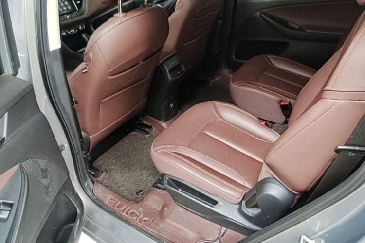 Used Buick GL6 2018 18T 6-Seater Luxury Model Left Rear Seat