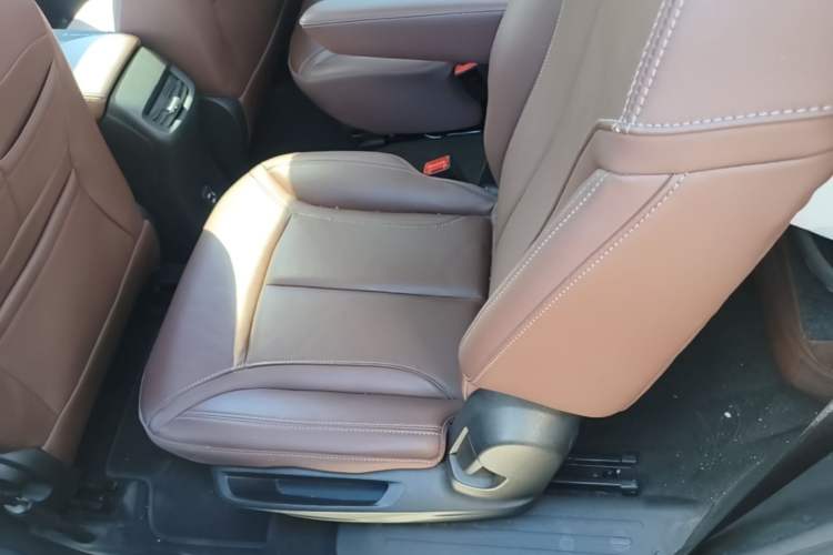 Used Buick GL6 2018 18T 6-Seater Prestige Model Left Rear Seat