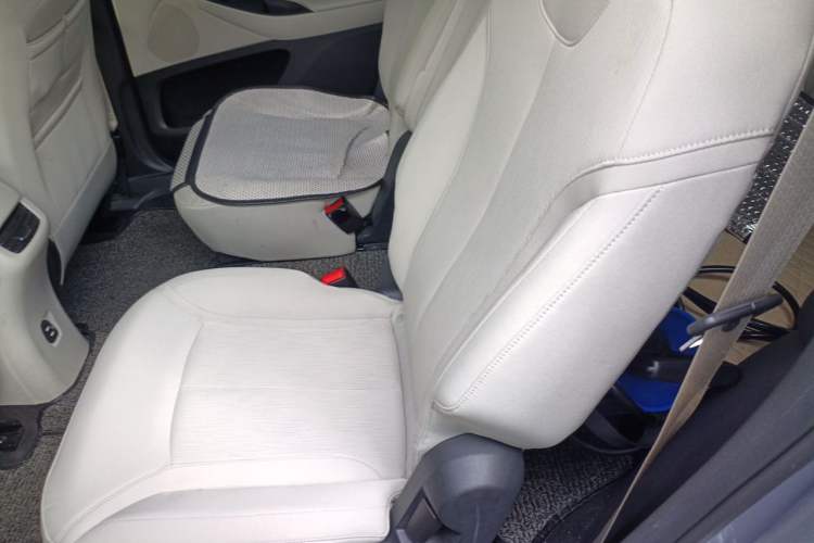 Used Buick GL6 2018 18T 6-Seater Elite Model Left Rear Seat