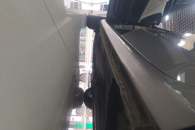 Used Buick GL6 2018 18T 6-Seater Elite Model Left Side Sill