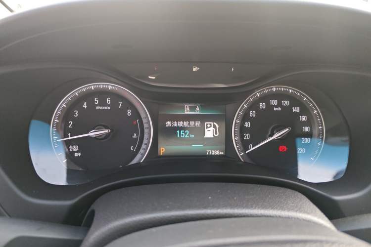 Used Buick GL6 2018 18T 6-Seater Prestige Model Odometer Close Up