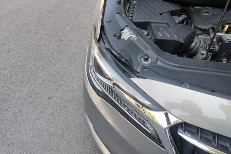 Used Buick GL6 2018 18T 6-Seater Luxury Model Right Front Headlight
