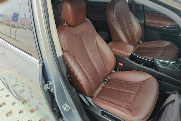 Used Buick GL6 2018 18T 6-Seater Prestige Model Right Front Seat