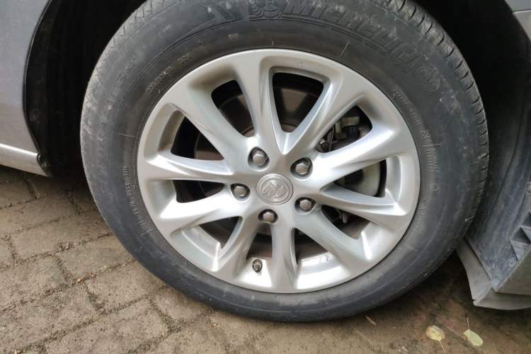 Used Buick GL6 2018 18T 6-Seater Luxury Model Right Front Wheel Hub