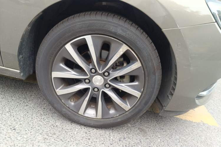 Used Buick GL6 2018 18T 6-Seater Prestige Model Right Front Wheel Hub