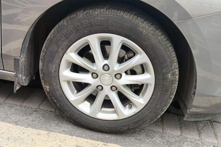 Used Buick GL6 2018 18T 6-Seater Elite Model Right Front Wheel Hub