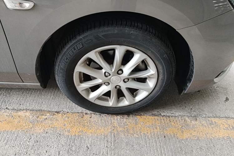 Used Buick GL6 2018 18T 6-Seater Luxury Model Right Front Wheel Hub