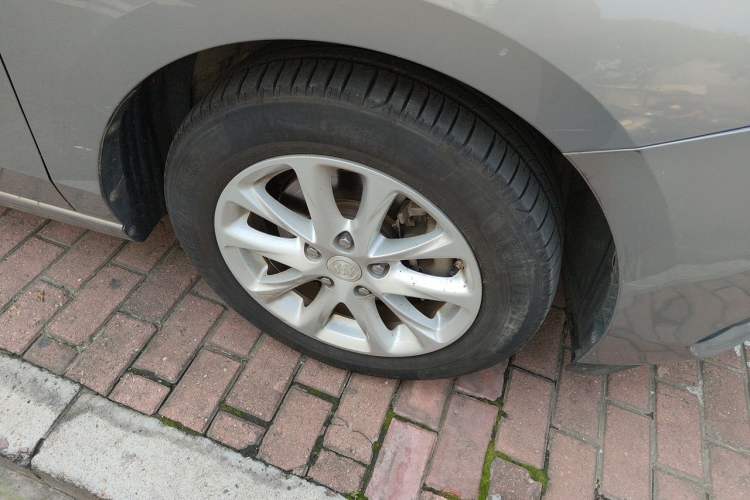 Used Buick GL6 2018 18T 6-Seater Luxury Model Right Front Wheel Hub