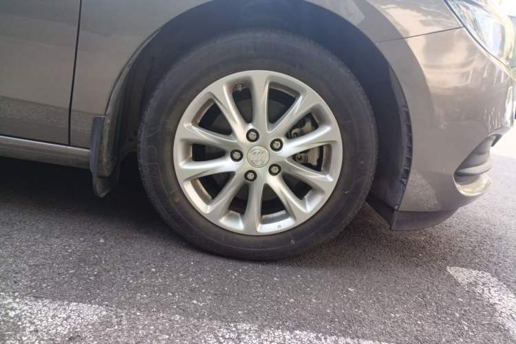 Used Buick GL6 2018 18T 6-Seater Elite Model Right Front Wheel Hub
