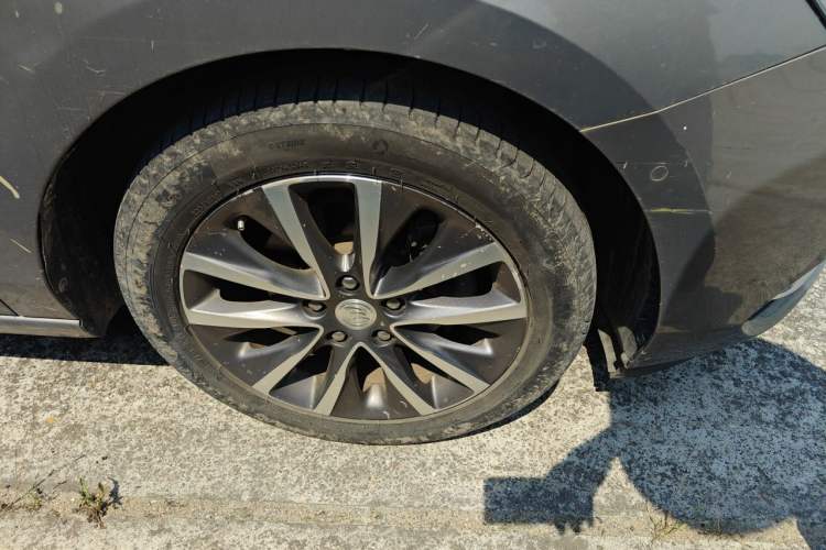 Used Buick GL6 2018 18T 6-Seater Prestige Model Right Front Wheel Hub
