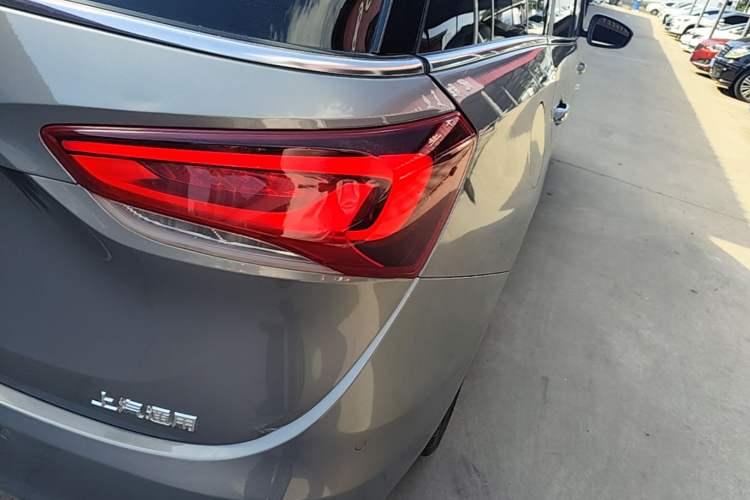 Used Buick GL6 2018 18T 6-Seater Prestige Model Right Rear Taillight