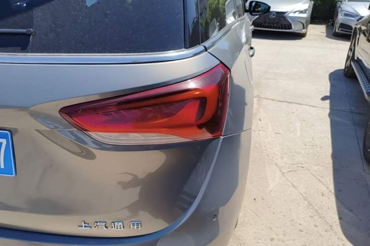 Used Buick GL6 2018 18T 6-Seater Prestige Model Right Rear Taillight