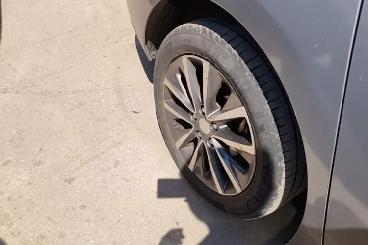 Used Buick GL6 2018 18T 6-Seater Prestige Model Right Rear Wheel Hub