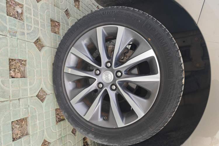 Used Buick GL6 2018 18T 6-Seater Prestige Model Right Rear Wheel Hub