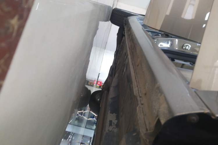 Used Buick GL6 2018 18T 6-Seater Elite Model Right Side Sill