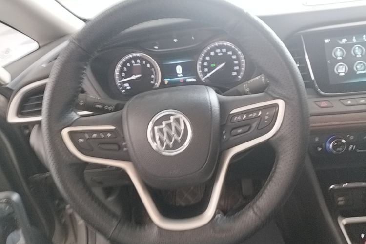 Used Buick GL6 2018 18T 6-Seater Luxury Model Steering Wheel