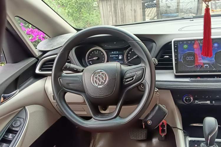 Used Buick GL6 2018 18T 6-Seater Elite Model Steering Wheel
