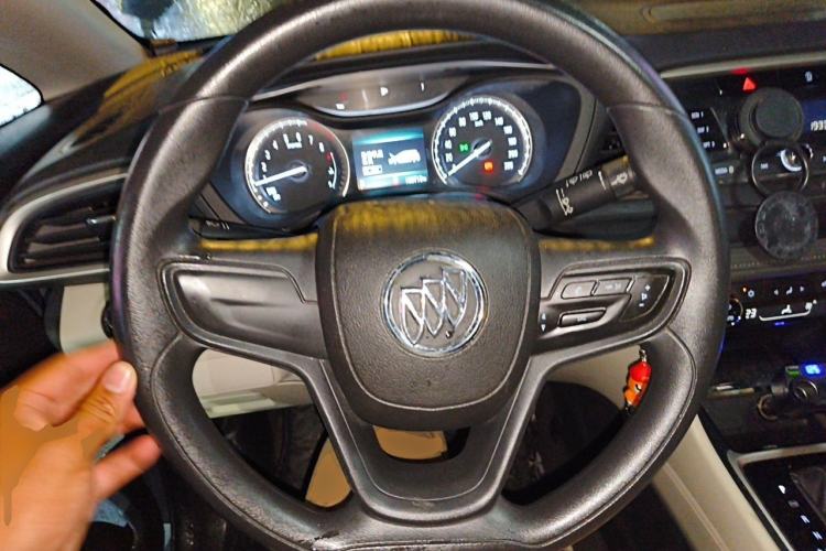 Used Buick GL6 2018 18T 5-Seater Elite Version Steering Wheel