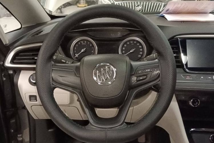 Used Buick GL6 2018 18T 6-Seater Elite Model Steering Wheel
