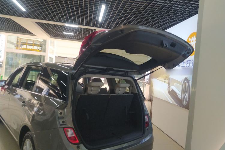 Used Buick GL6 2018 18T 6-Seater Elite Model Trunk