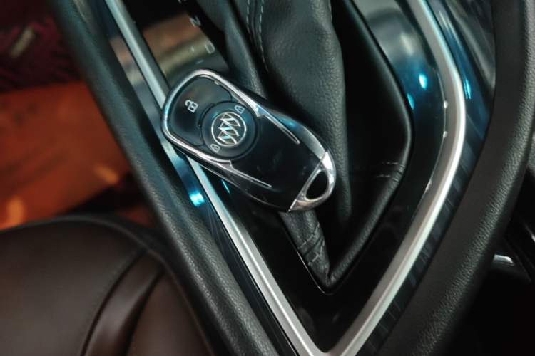 Used Buick GL6 2018 18T 6-Seater Luxury Model Vehicle Key