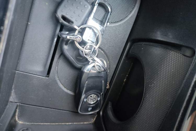 Used Buick GL6 2018 18T 6-Seater Luxury Model Vehicle Key