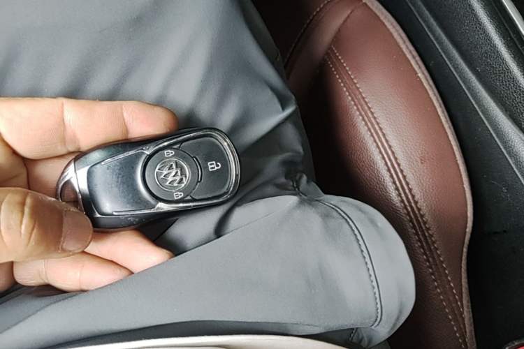 Used Buick GL6 2018 18T 6-Seater Luxury Model Vehicle Key