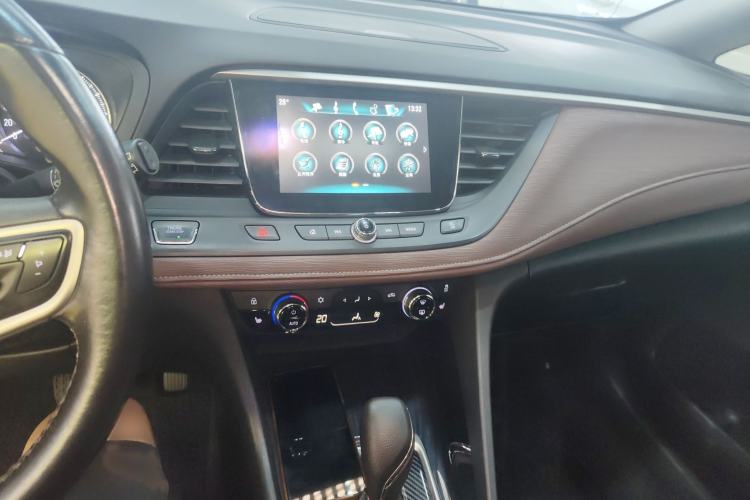 Used Buick GL6 2019 18T 6-Seater Connected Luxury Version China VI Standard Audio And AC Panel