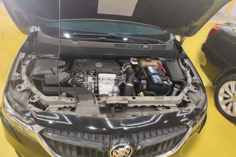 Used Buick GL6 2019 18T 6-Seater Connected Luxury Version China VI Standard Engine Bay