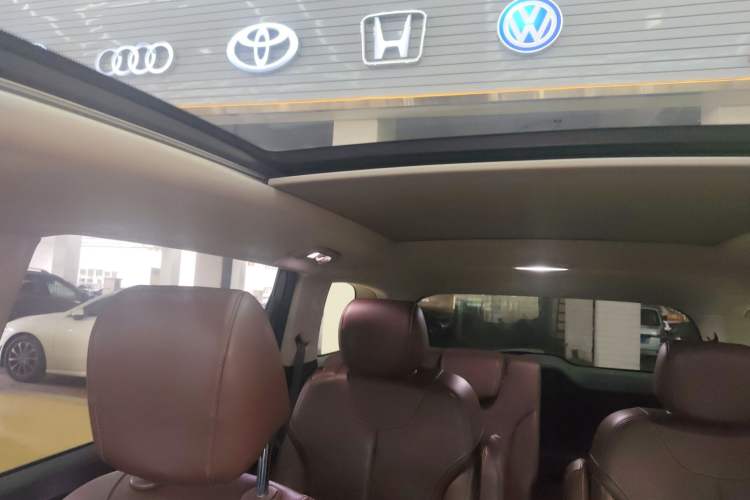 Used Buick GL6 2019 18T 6-Seater Connected Luxury Version China VI Standard Headliner